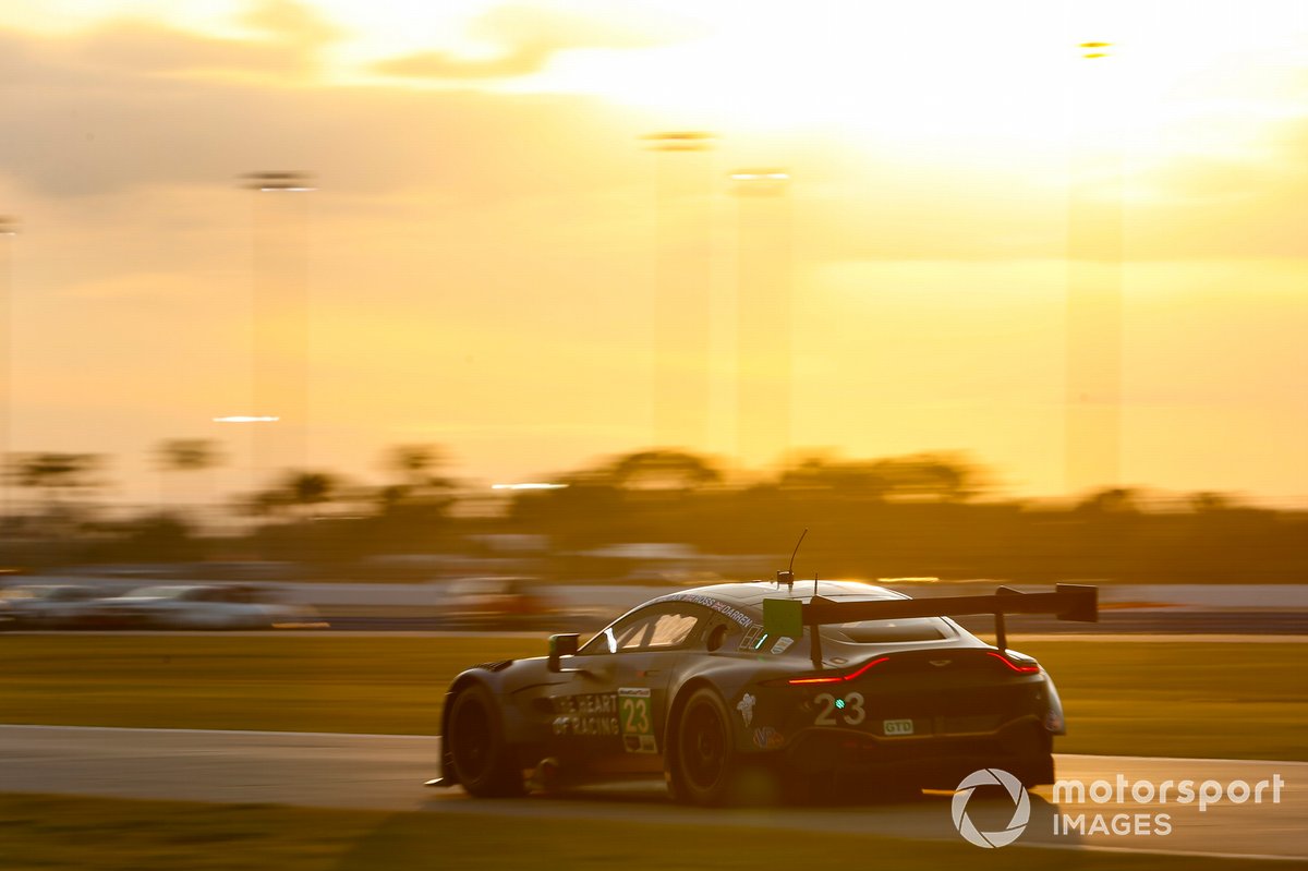 #23 Heart Of Racing Team Aston Martin Vantage GT3, GTD: Ross Gunn, Darren Turner, Ian James, Roman de Angelis 