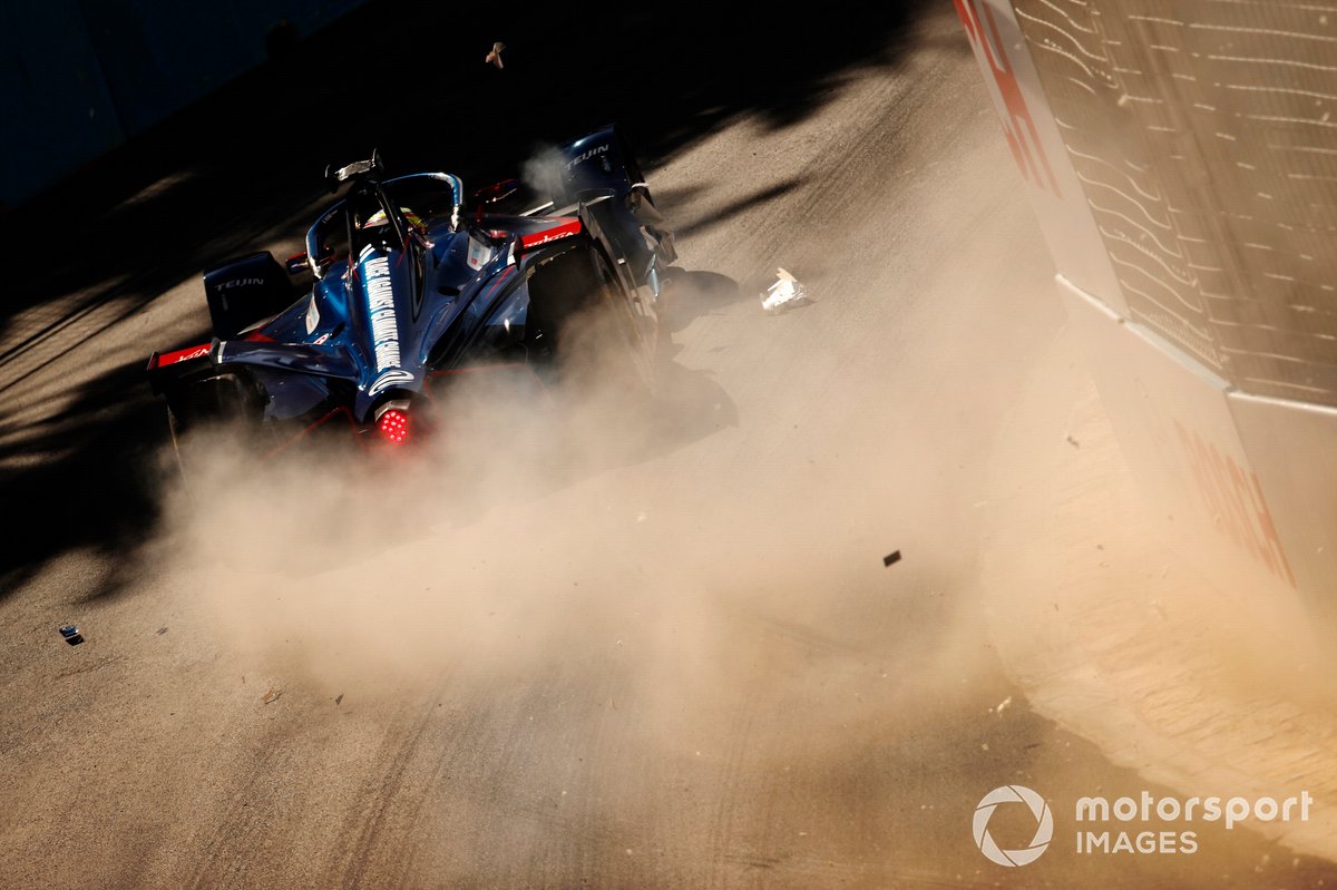 Robin Frijns, Envision Virgin Racing, Audi e-tron FE07, colpisce il muro