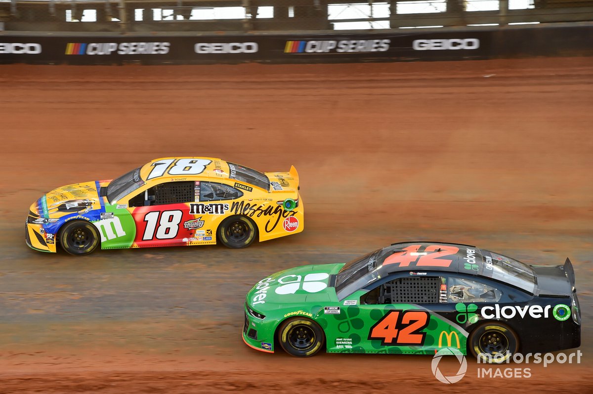 Kyle Busch, Joe Gibbs Racing, Toyota Camry M&M's Messages, Ross Chastain, Chip Ganassi Racing, Chevrolet Camaro Clover