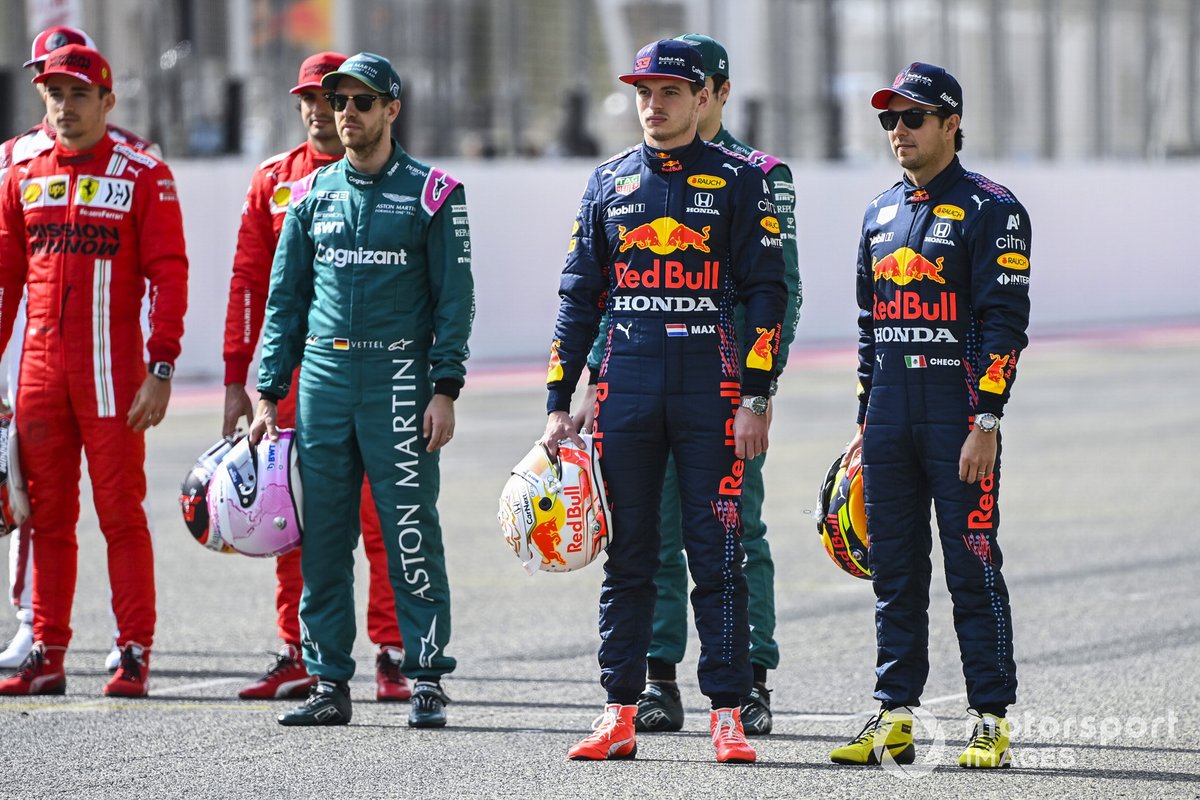 Max Verstappen, Red Bull Racing, y Sergio Pérez, Red Bull Racing