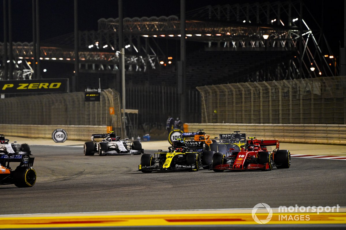 Esteban Ocon, Renault F1 Team R.S.20, lotta con Charles Leclerc, Ferrari SF1000