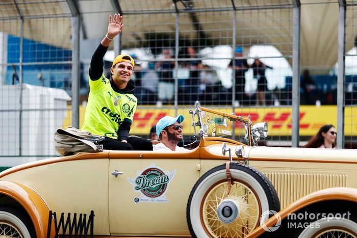 Lando Norris, McLaren, durante el desfile de pilotos