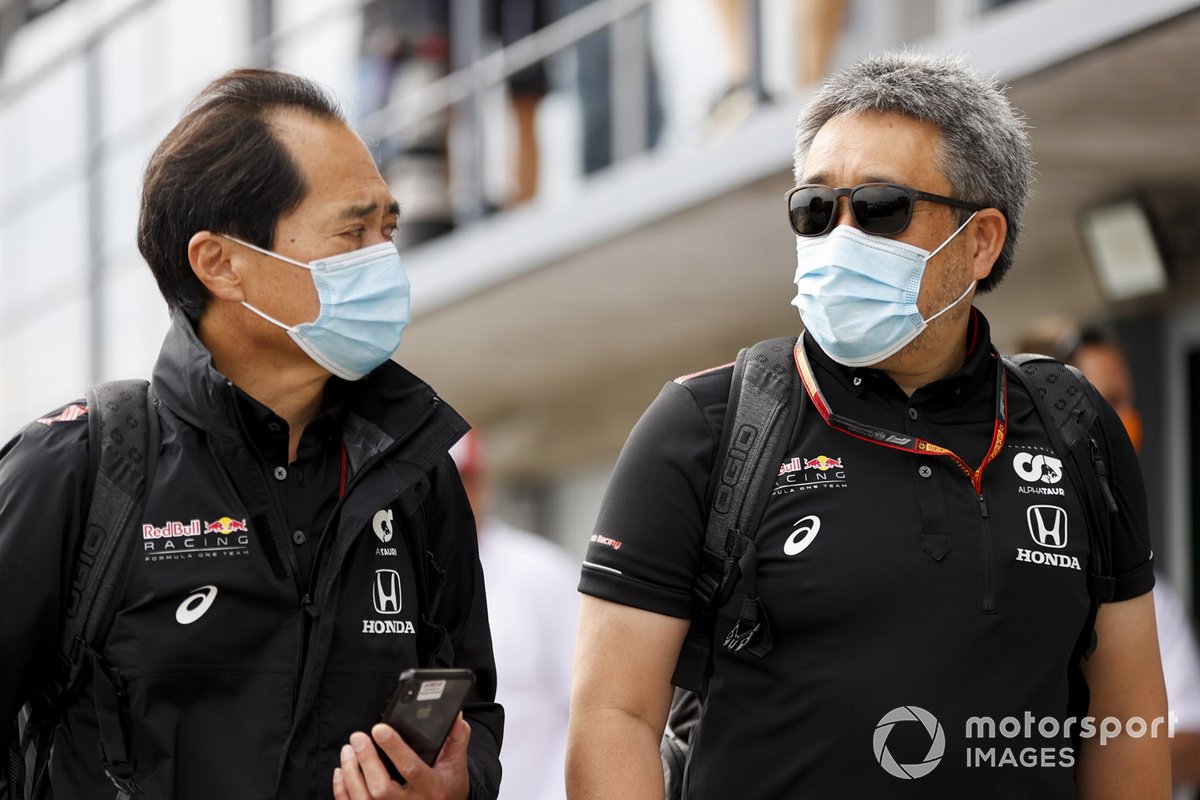 Toyoharu Tanabe, F1 Technical Director, Honda and Masashi Yamamoto, General Manager, Honda Motorsport arrive