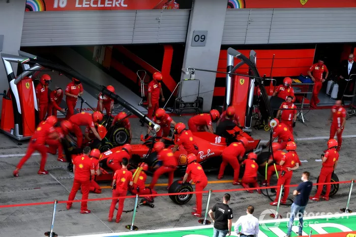 Ferrari practica los pitstops