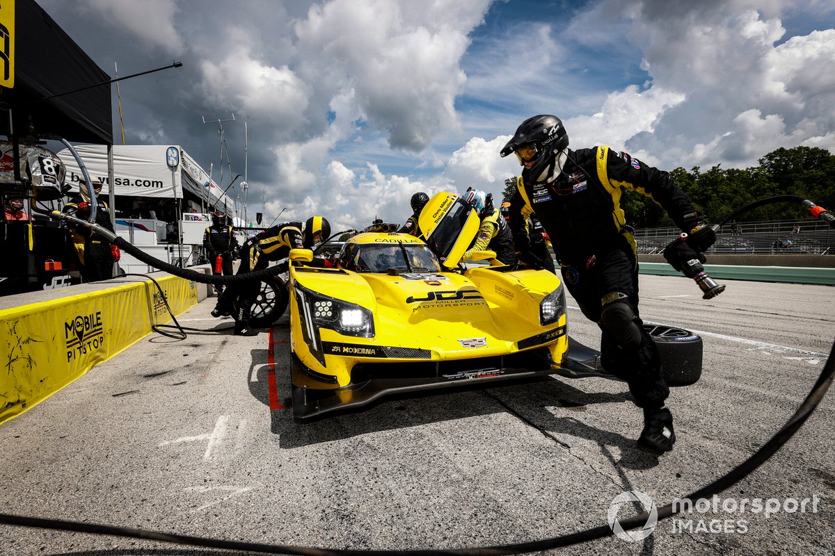 #85 JDC-Miller Motorsports Cadillac DPi, DPi: Chris Miller, Tristan Vautier, pit stop
