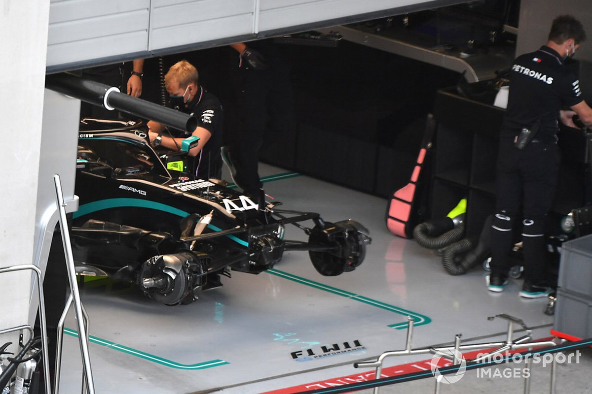 Mercedes garage