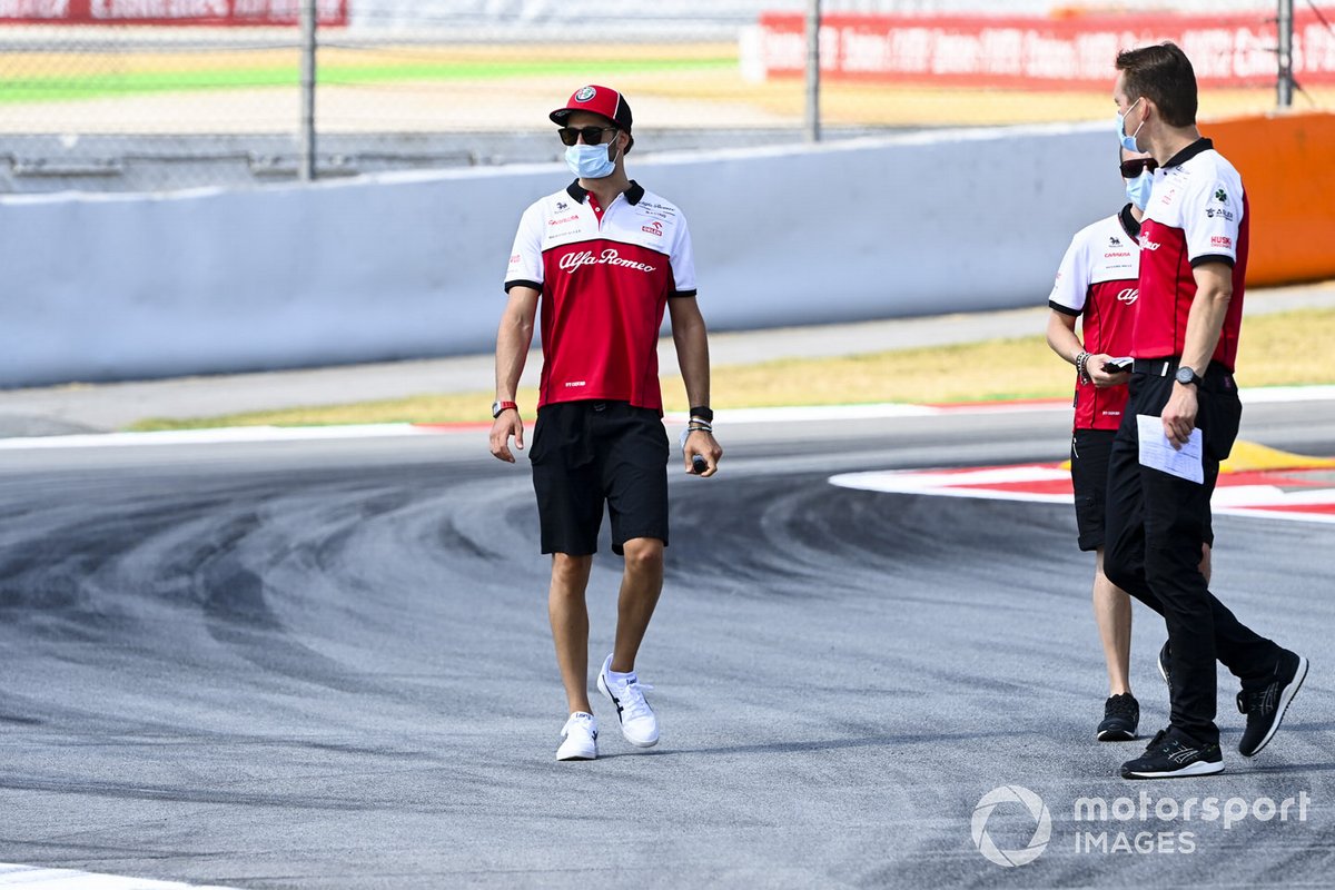 Antonio Giovinazzi, Alfa Romeo camina por la pista
