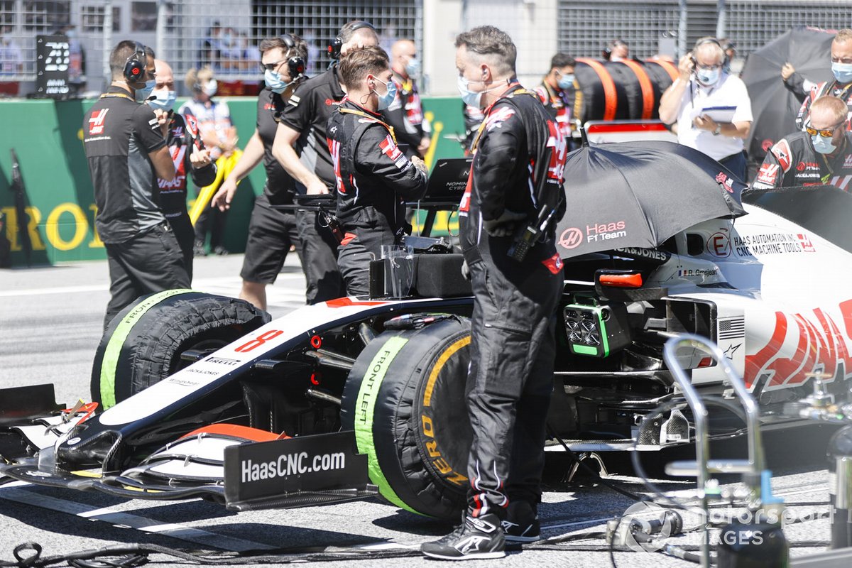 Mechanics on the grid with Romain Grosjean, Haas VF-20