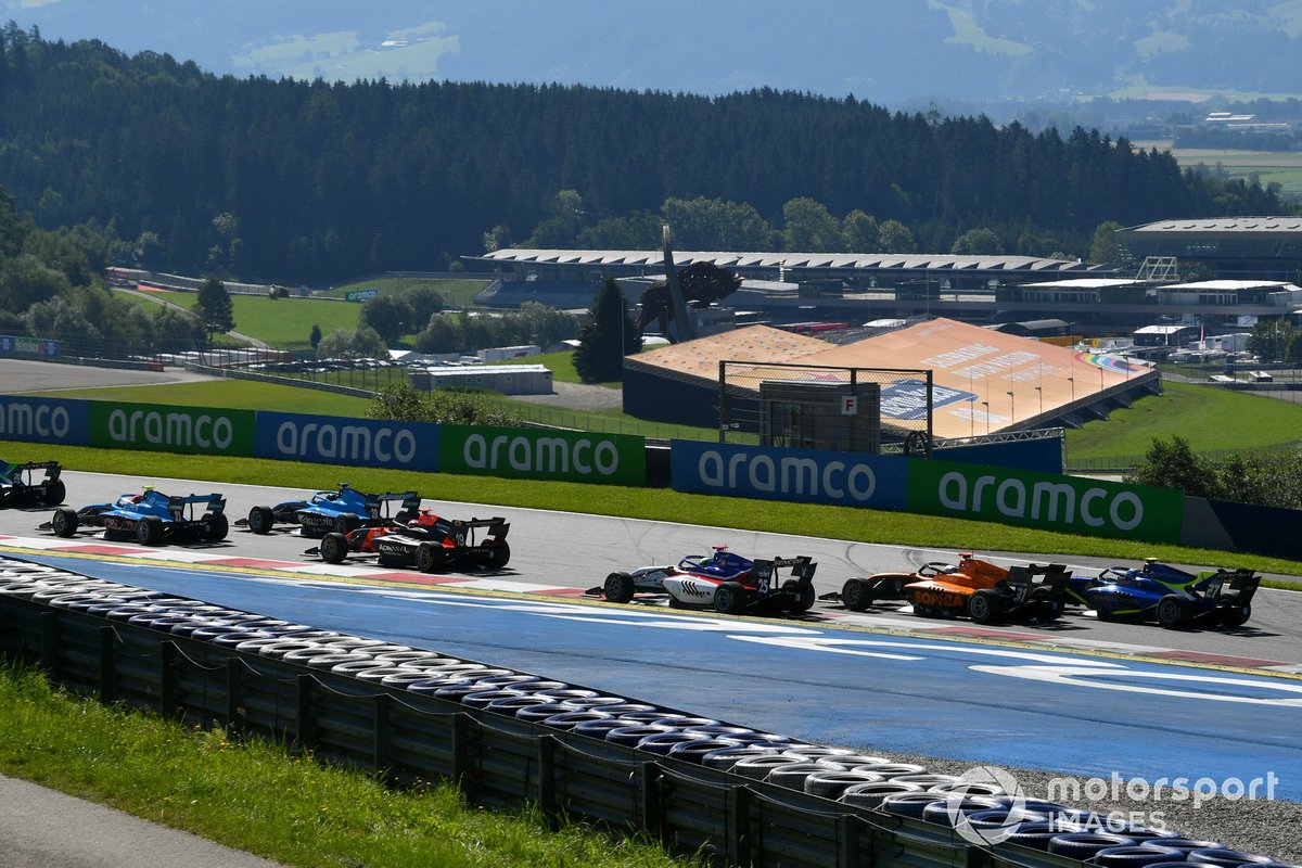 Federico Malvestiti, Jenzer Motorsport, leads Calan Williams, Jenzer Motorsport, Lukas Dunner, MP Motorsport, David Schumacher, Charouz Racing System, Sophia Floersch, Campos Racing, and Enaam Ahmed, Carlin, at the start