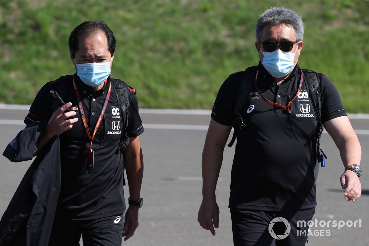 Toyoharu Tanabe, F1 Technical Director, Honda and Masashi Yamamoto, General Manager, Honda Motorsport arrive at the track