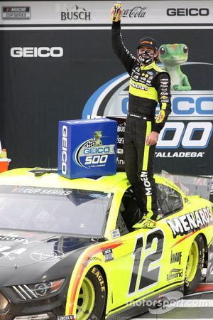 Race Winner Ryan Blaney, Team Penske, Ford Mustang