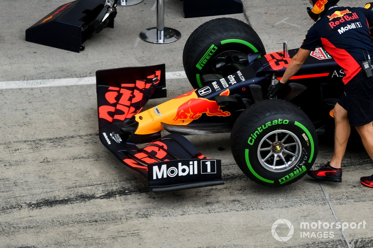 Alerón delantero del coche de Alex Albon, Red Bull Racing RB16