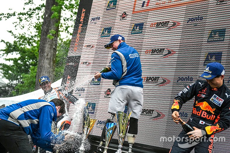 Ganador de la carrera Billy Monger, Carlin