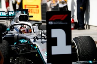 Yarış galibi Lewis Hamilton, Mercedes AMG F1, Parc Ferme