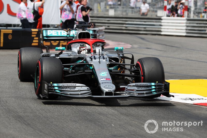 2019 - Lewis Hamilton triunfa em Mônaco em meio a homenagens a Niki Lauda