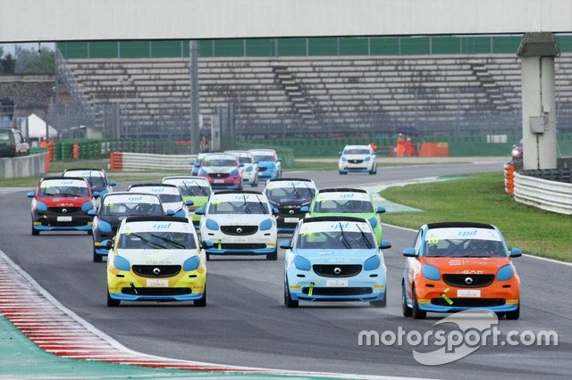 Las primeras carreras de la Smart EQ Fortwo e-Cup 2019