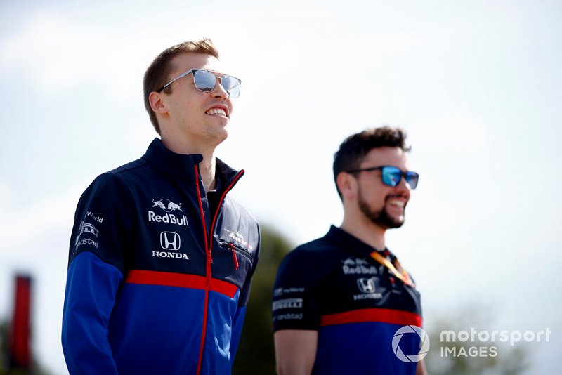 Daniil Kvyat, Toro Rosso cammina sulla pista