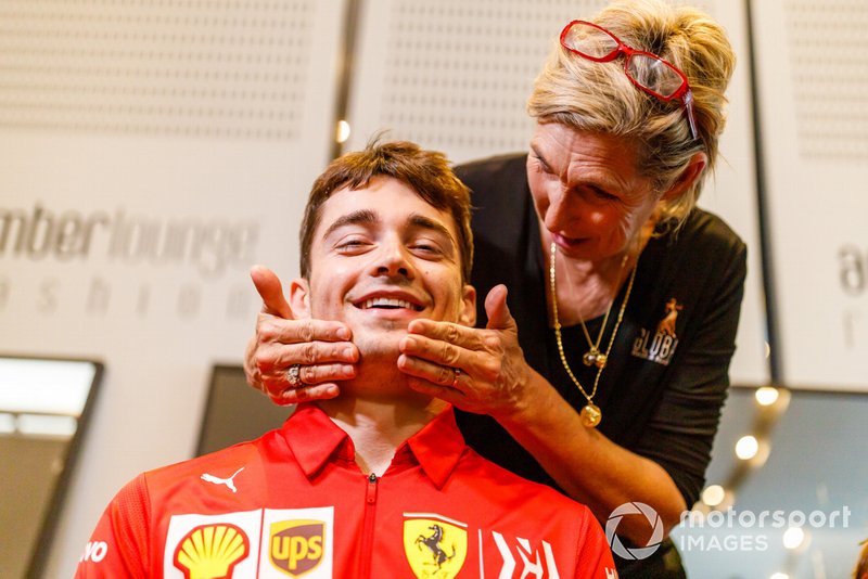 Charles Leclerc, Ferrari, viene truccato