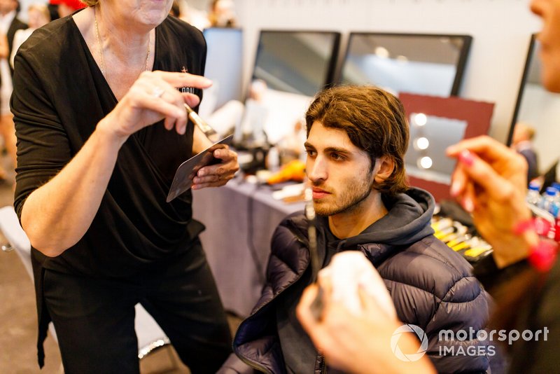 Antonio Giovinazzi, Alfa Romeo Racing, has his make up done