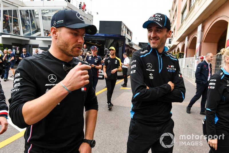 Valtteri Bottas, Mercedes AMG F1 and Robert Kubica, Williams Racing