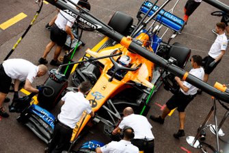 Carlos Sainz Jr., McLaren MCL34