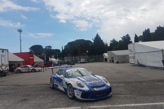 La Porsche di Francesco Massimo De Luca, AB Racing, nel paddock