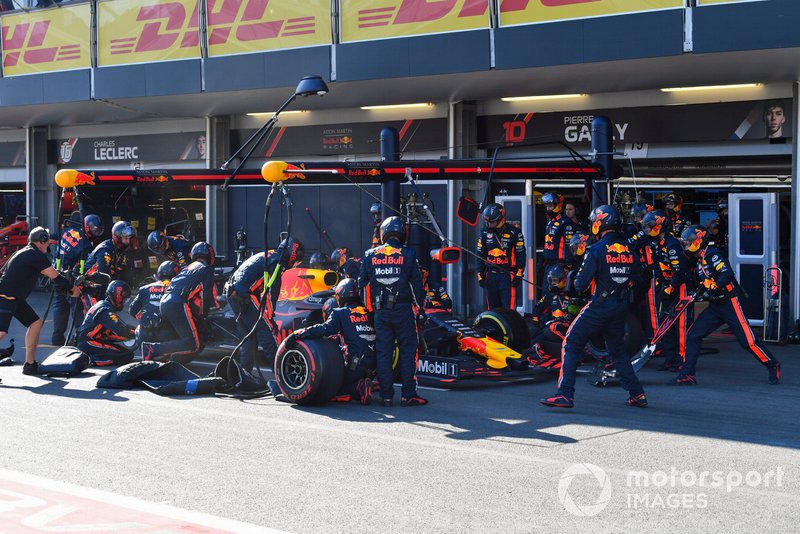 Max Verstappen, Red Bull Racing RB15, makes a pit stop