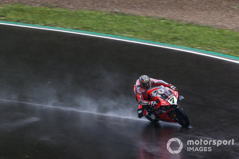 Chaz Davies, Aruba.it Racing-Ducati Team, compie dei giri di valutazione sul bagnato