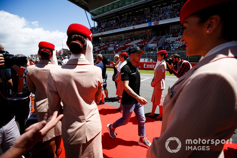 Kevin Magnussen, Haas F1, lors de la parade des pilotes