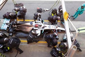 Lewis Hamilton, Mercedes AMG F1 W10, makes a pit stop