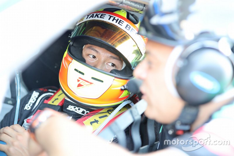 #75 T2 Motorsports Ferrari 488 GT3: Rio Haryanto