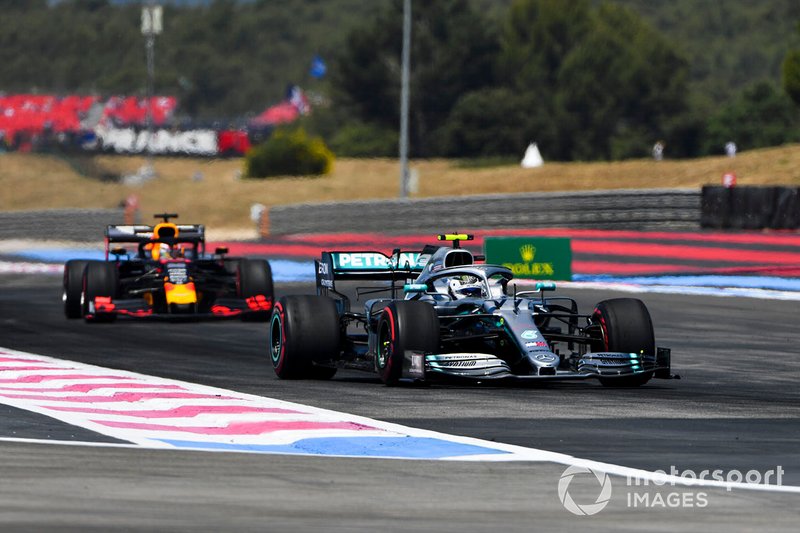 Valtteri Bottas, Mercedes AMG W10, Max Verstappen, Red Bull Racing RB15