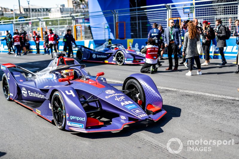 Robin Frijns, Envision Virgin Racing, Audi e-tron FE05, accanto a Sam Bird, Envision Virgin Racing, Audi e-tron FE05, in griglia di partenza