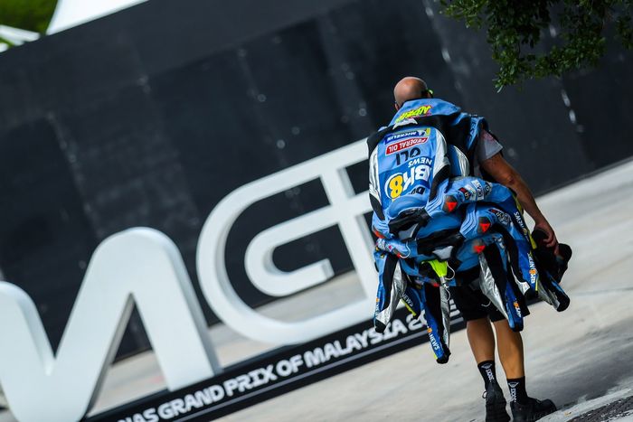 Атмосфера паддока