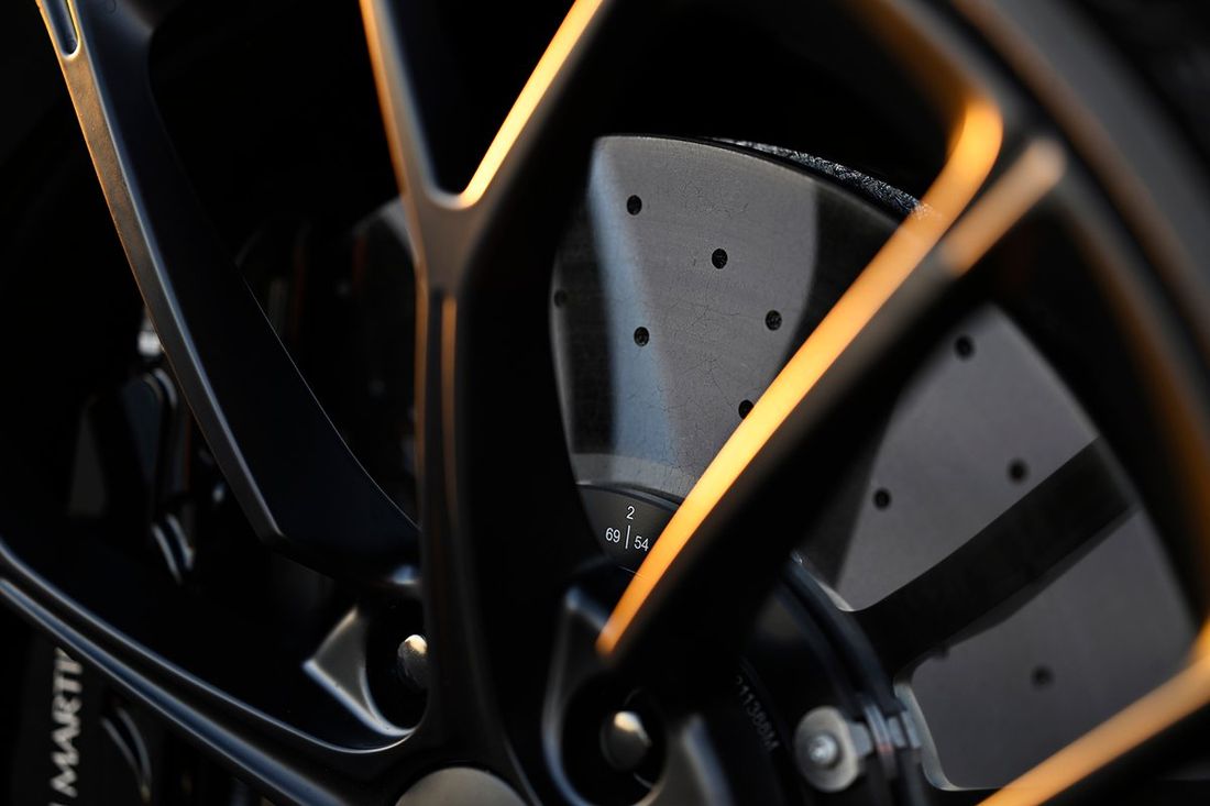 Aston Martin Vantage 2025