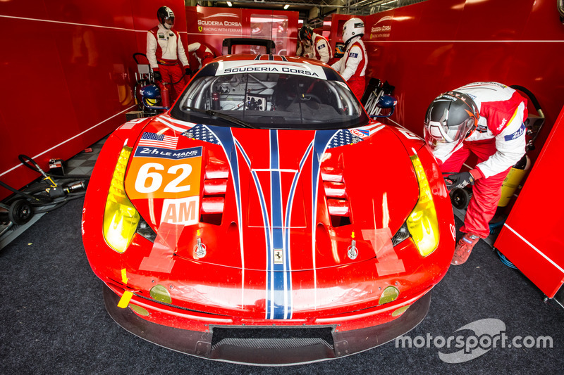56: Ferrari 458 Italia команды Scuderia Corsa (№62): Билл Суидлер, Джефф Сигал, Таундсенд Белл