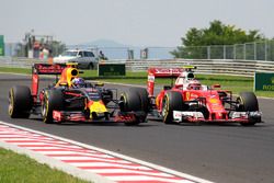 Max Verstappen, Red Bull Racing RB12, Kimi Raikkonen, Ferrari SF16-H