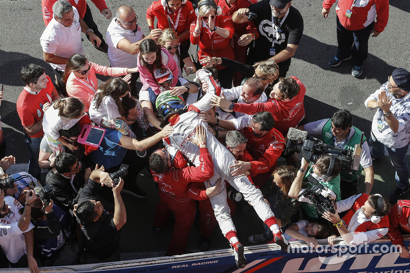 Winner José María López, Citroën World Touring Car Team, Citroën C-Elysée WTCC