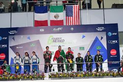 Podium LMP2 : première place Ricardo Gonzalez, Filipe Albuquerque, Bruno Senna, RGR Sport by Morand, deuxième place Gustavo Menezes, Nicolas Lapierre, Stéphane Richelmi, Signatech, troisième place Ryan Dalziel, Pipo Derani, Christopher Cumming, Extreme Speed Motorsports