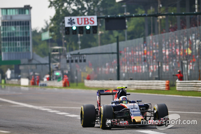 Carlos Sainz Jr., Scuderia Toro Rosso STR11