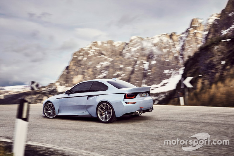 BMW 2002 Hommage