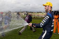 Deuxième place pour Shane van Gisberge, Triple Eight Race Engineering Holden