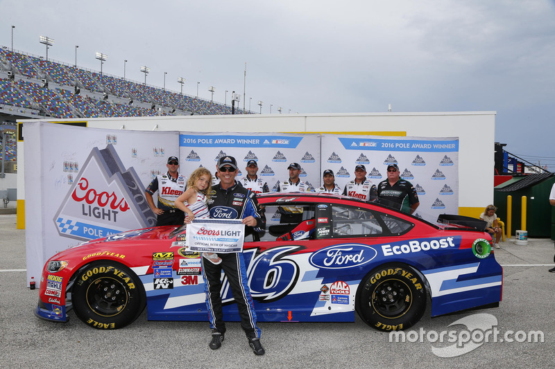 Polesitter Greg Biffle, Roush Fenway Racing, Ford