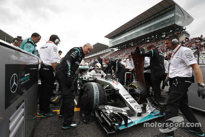 Lewis Hamilton, Mercedes AMG F1 W07 Hybrid