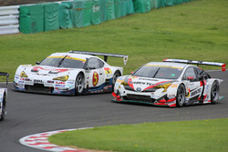 #5 マッハ車検 MC86と#31 TOYOTA PRIUS apr GT