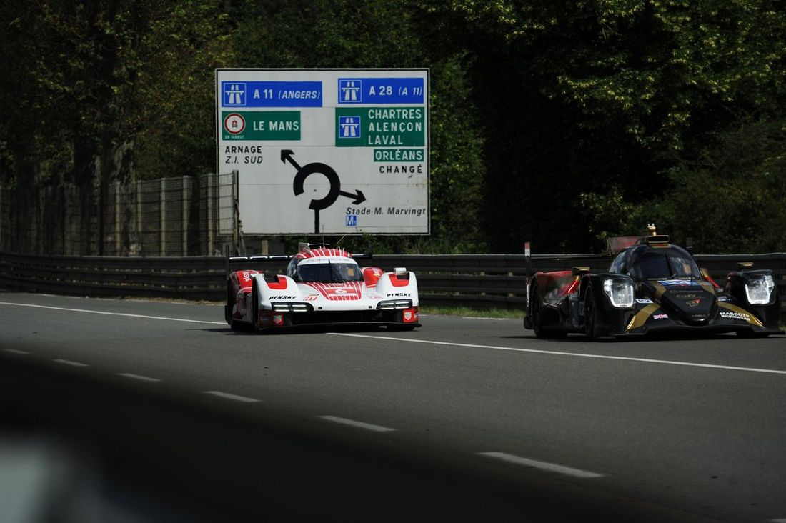 #24 Nielsen Racing Oreca 07 - Gibson de Fabio Scherer, David Heinemeier Hansson, Kyffin Simpson, #6 Porsche Penske Motorsport Porsche 963 de Kevin Estre, Andre Lotterer, Laurens Vanthoor