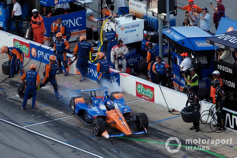 Scott Dixon, Chip Ganassi Racing Honda, pit stop