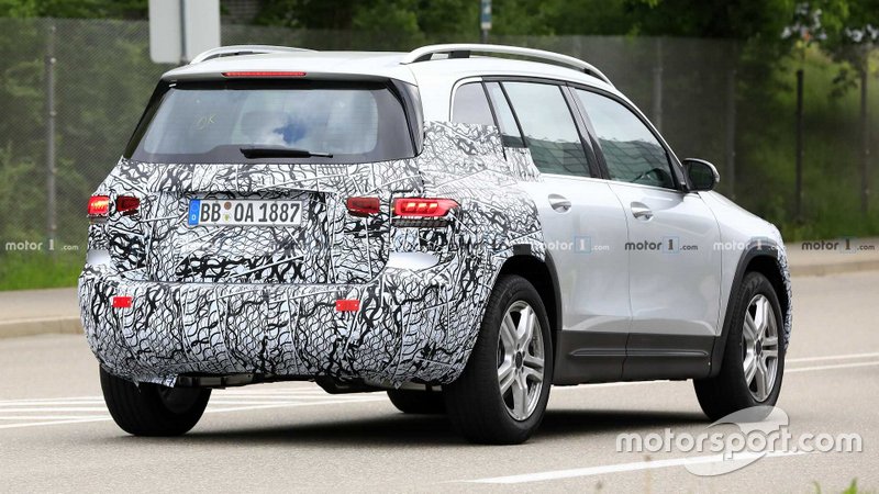 Шпигунське фото Mercedes GLB 2020 року