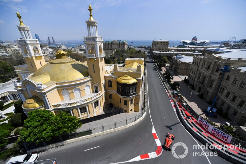 #9 Jede 90-Grad-Kurve in Aserbaidschan (Baku)