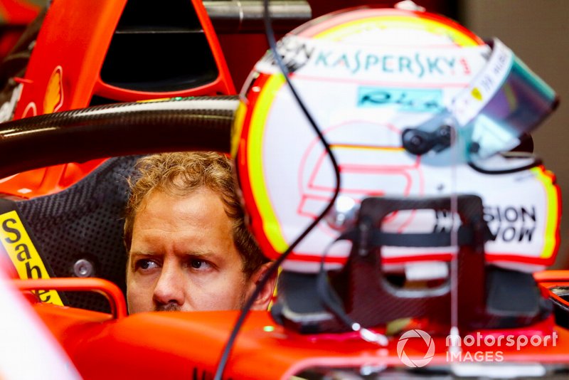 Sebastian Vettel, Ferrari SF90 seduto nella sua cabina di pilotaggio